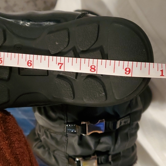 Totes 3 calf boots,black nylon patent accent, side zip. Not worn - Picture 11 of 16